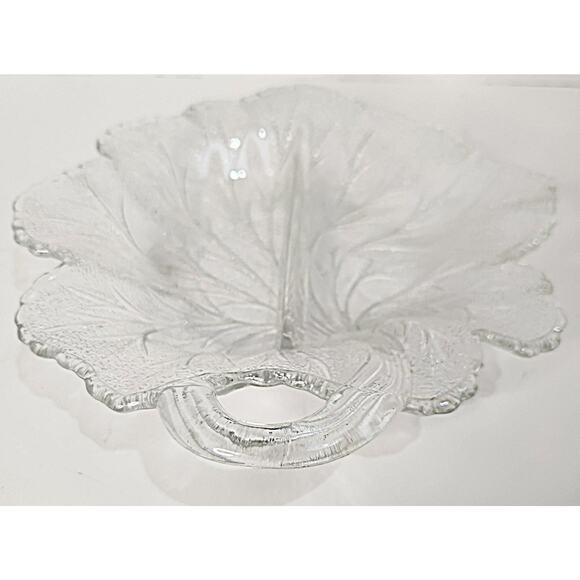 Vintage Clear Pressed Glass Leaf Divided Relish Dish w Handle – MCM Serving Tray - Picture 6 of 7